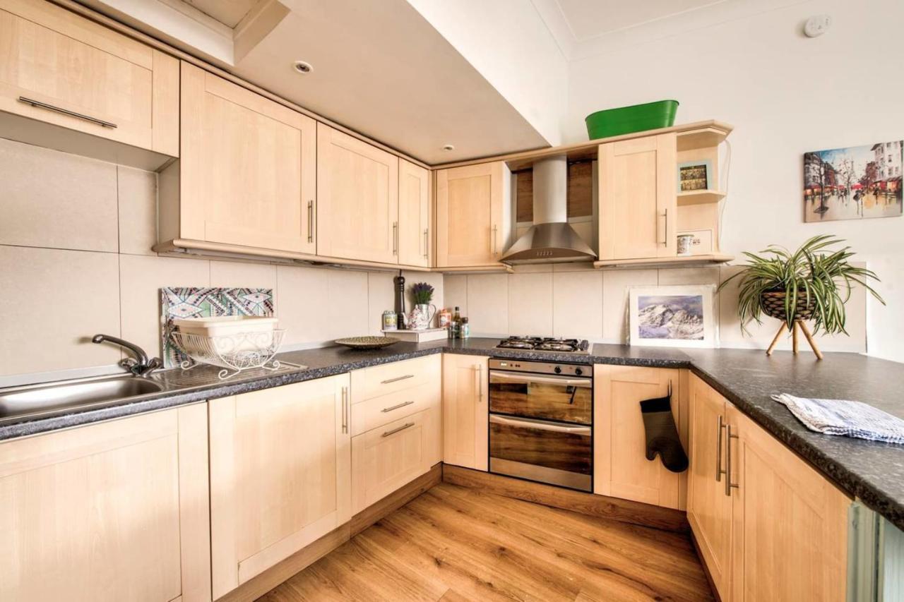 Guestready - Cosy Home 5 Minutes From Waverley! 爱丁堡 外观 照片